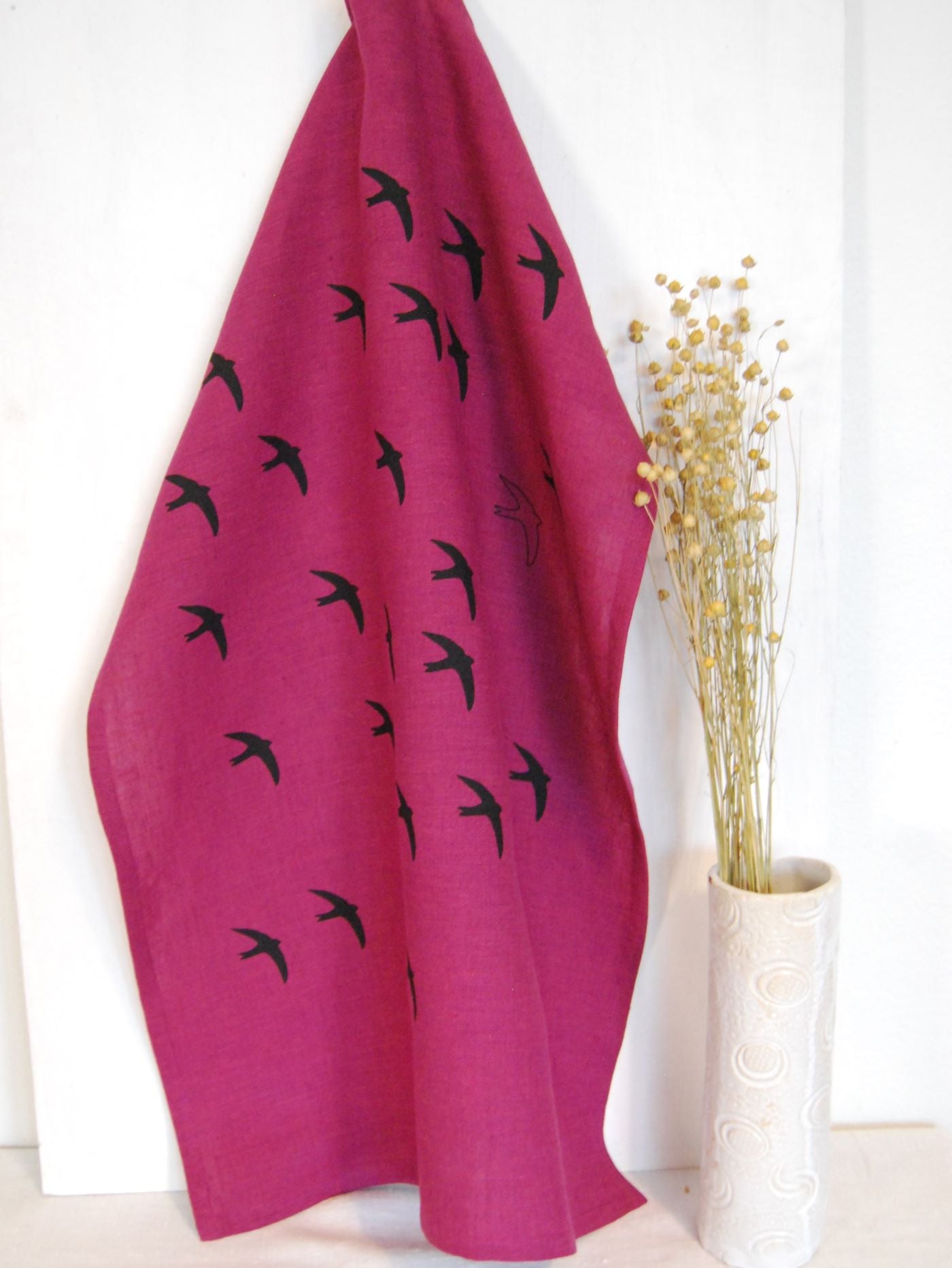 Keittiöpyyhe pellavaa, magenta Pääsky